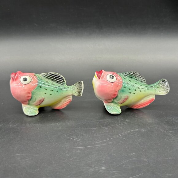Vintage Rainbow Trout Fish Shakers Figurines Green Pink Mid Century Kitschy - Picture 3 of 11